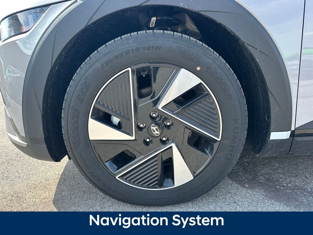 New 2025 Cyber Gray Hyundai SE image 10
