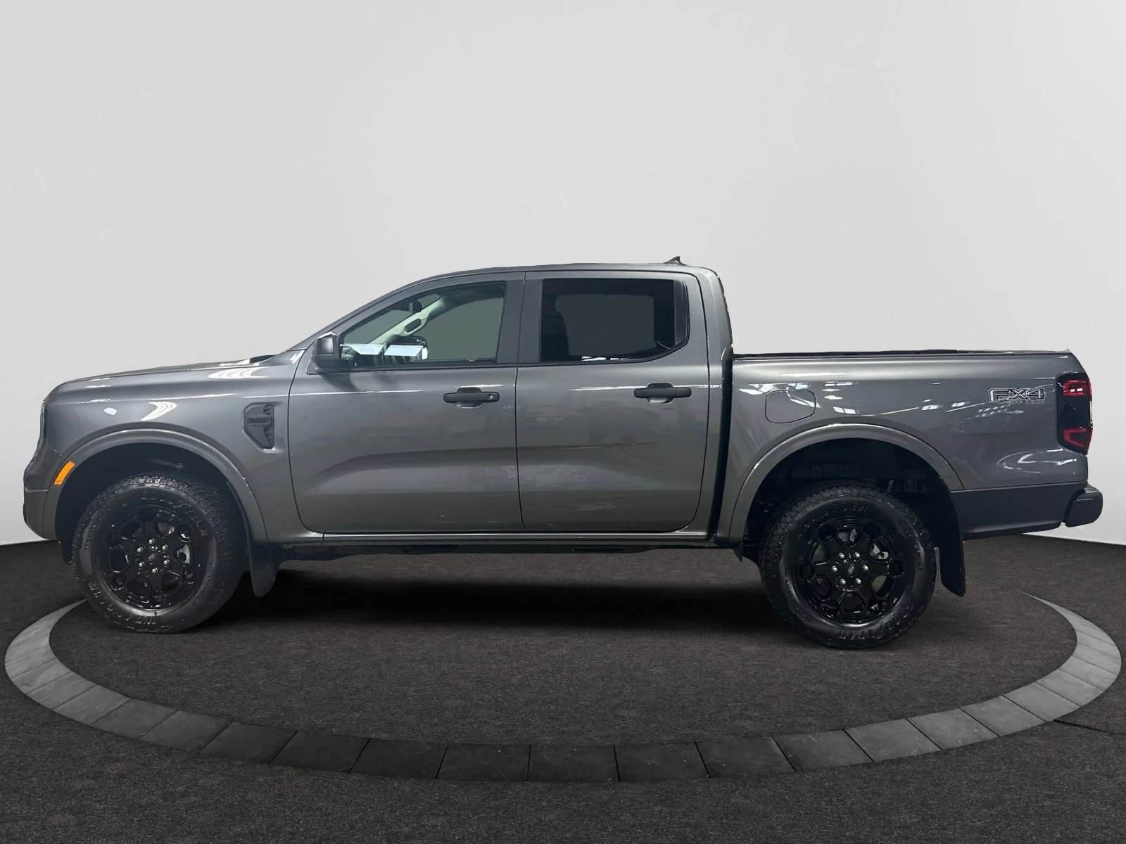 New 2026 Carbonized Grey Metallic Ford XLT image 2