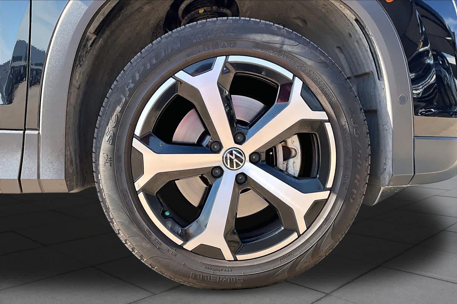 Used 2026  Volkswagen SE image 11