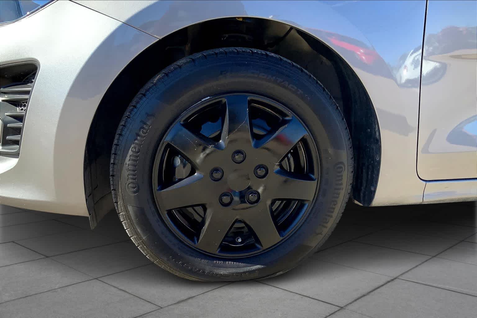 Used 2022 Steel Gray Kia S image 11