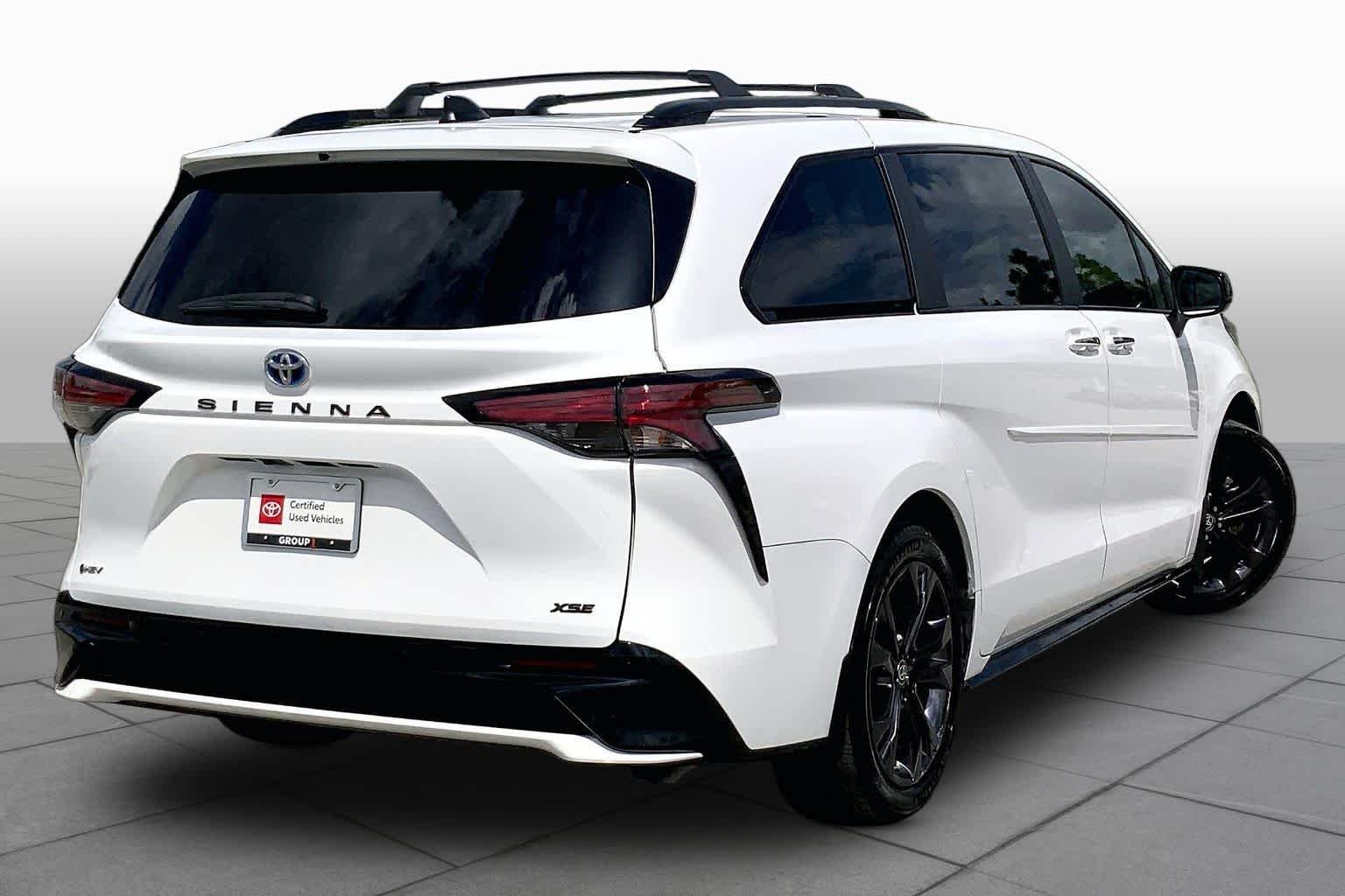 Used 2025 Ice Cap Toyota XSE image 13