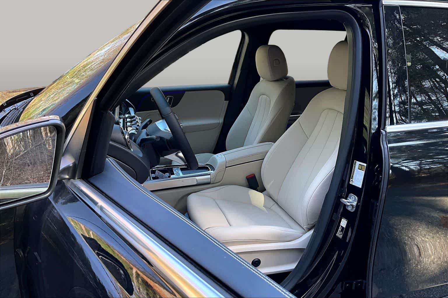 New 2026 Night Black Mercedes-Benz GLB 250 image 13