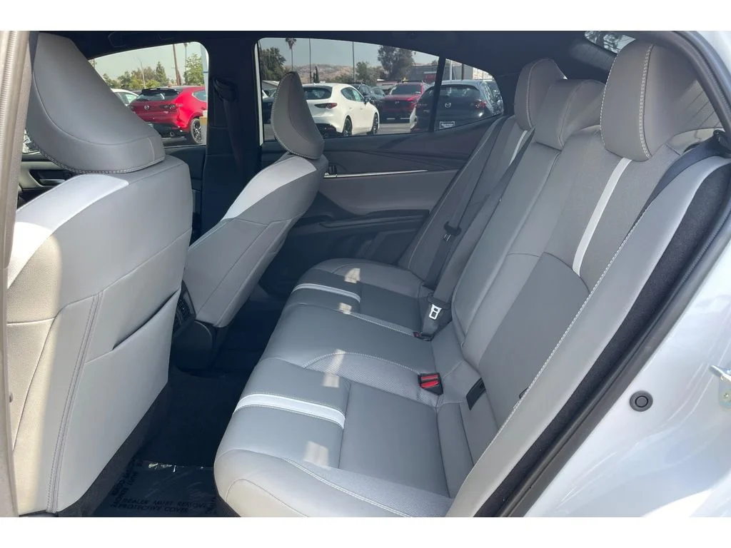 Used 2025 Ice Cap Toyota SE image 15