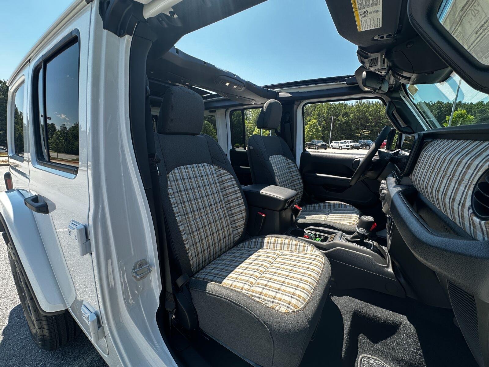New 2026 Bright White Clear-Coat Exterior Paint Jeep 85th Anniversary image 11
