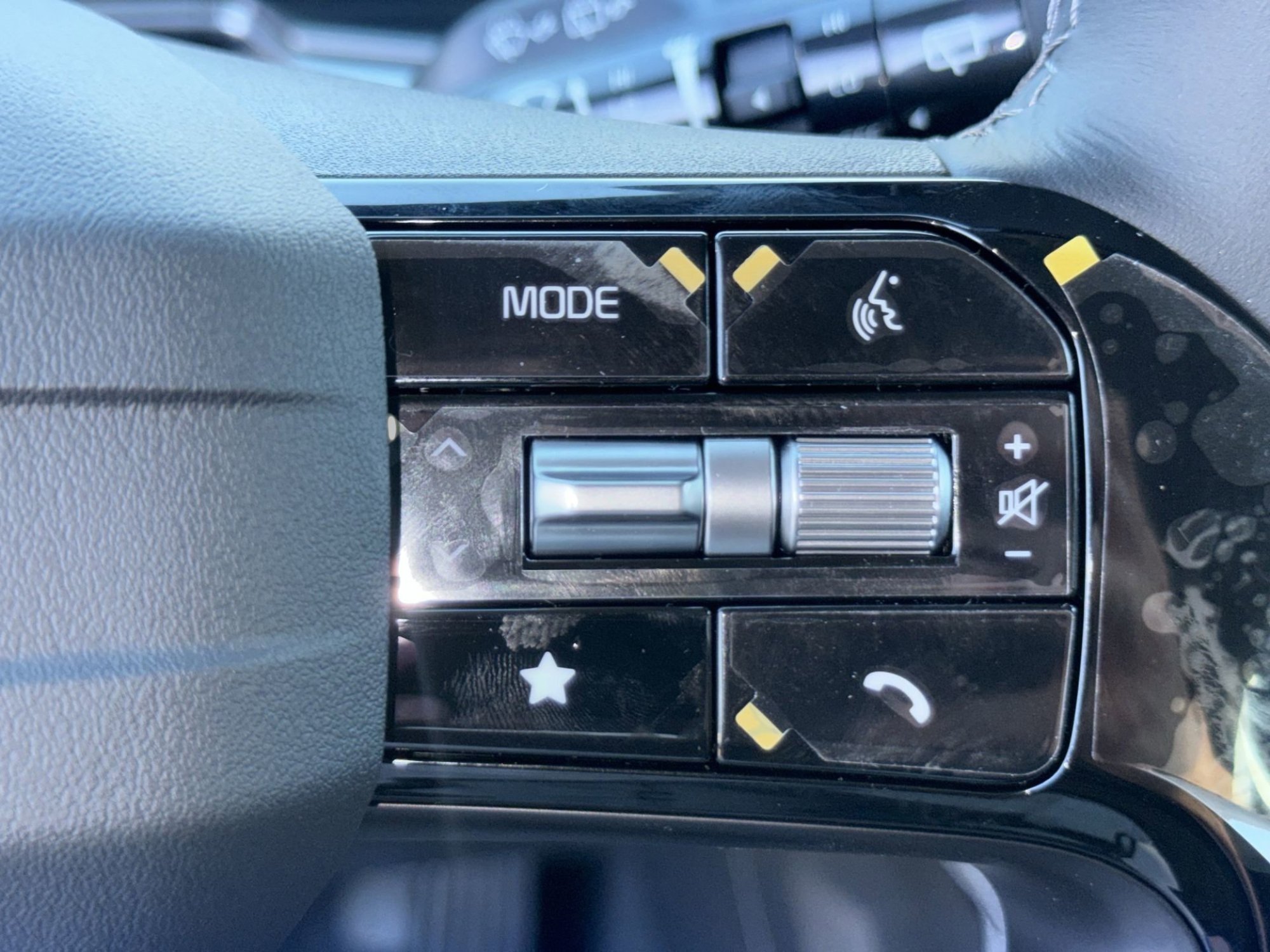 New 2026 Glacial White Pearl Kia S image 25