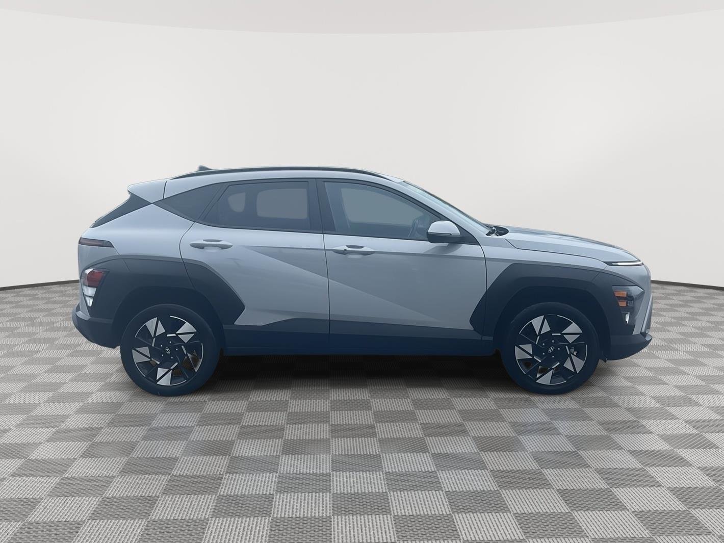 Used 2024 Cyber Gray Metallic Hyundai SEL image 5