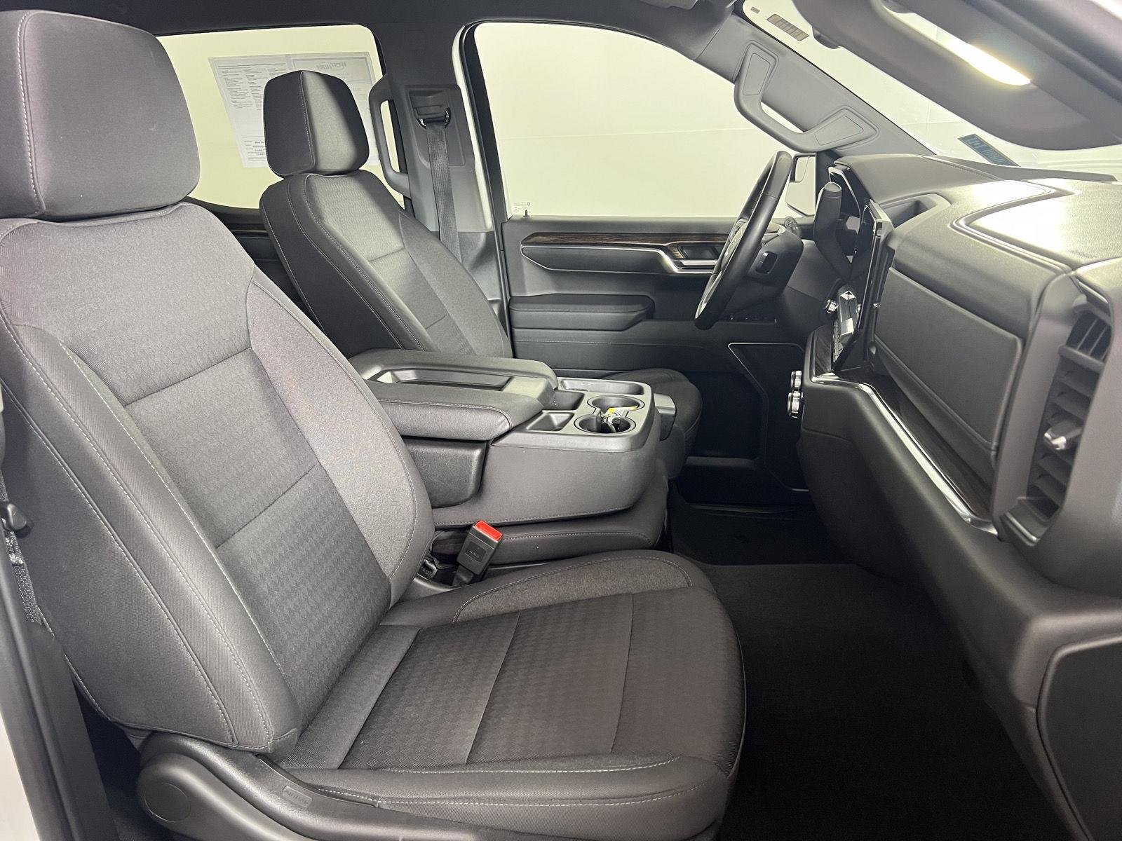 Used 2023 Summit White GMC Elevation image 28