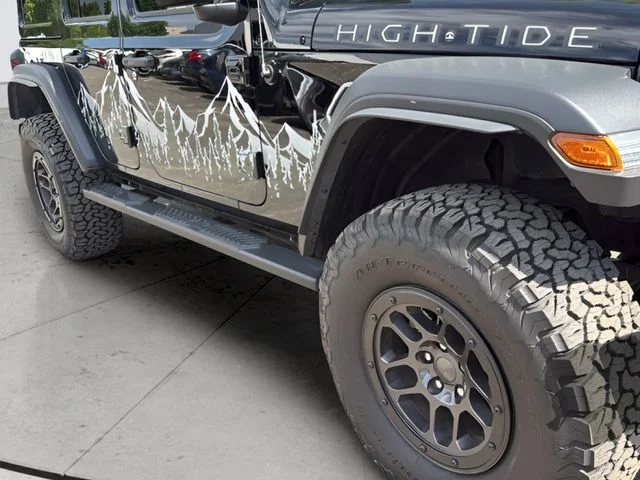 Used 2023 Black Jeep High Tide image 3