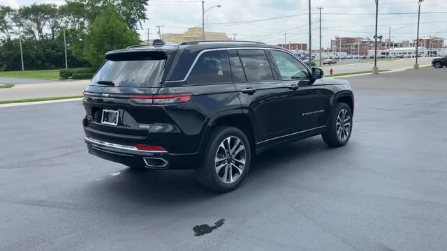 Used 2023 Black Jeep Overland 4x4 image 8