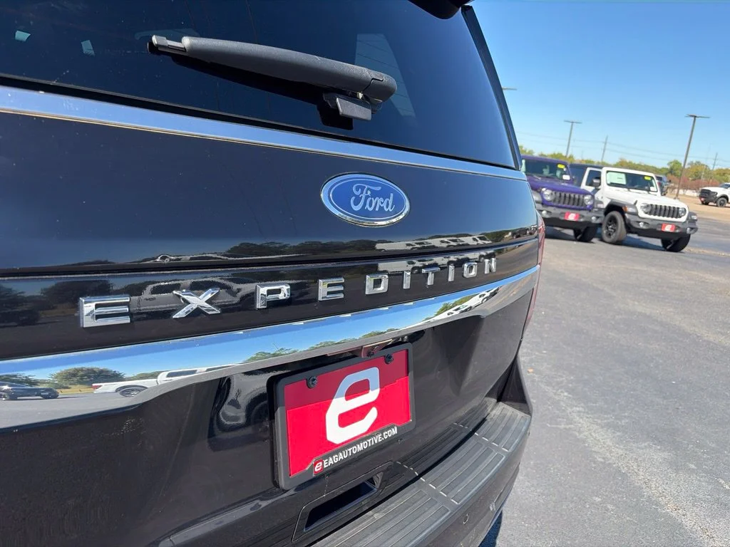 Used 2022 Agate Black Metallic Ford King Ranch image 42