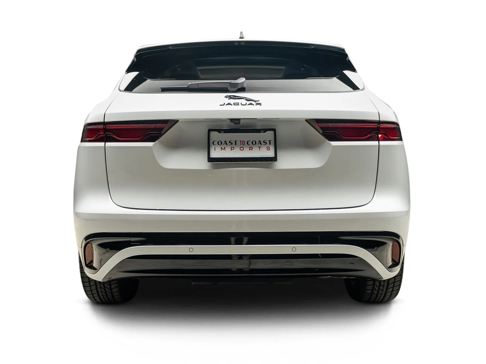 Used 2025 White Jaguar P250 R-Dynamic S image 17