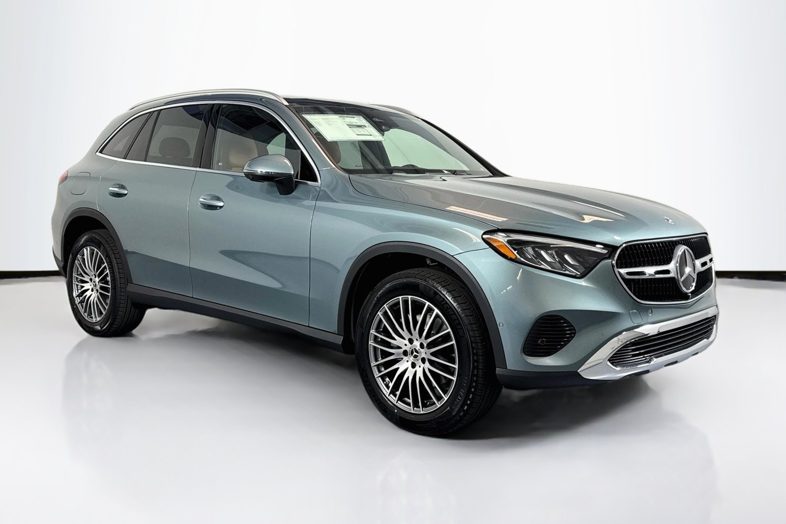 New 2026 Verde Silver Metallic Mercedes-Benz GLC 300 image 3