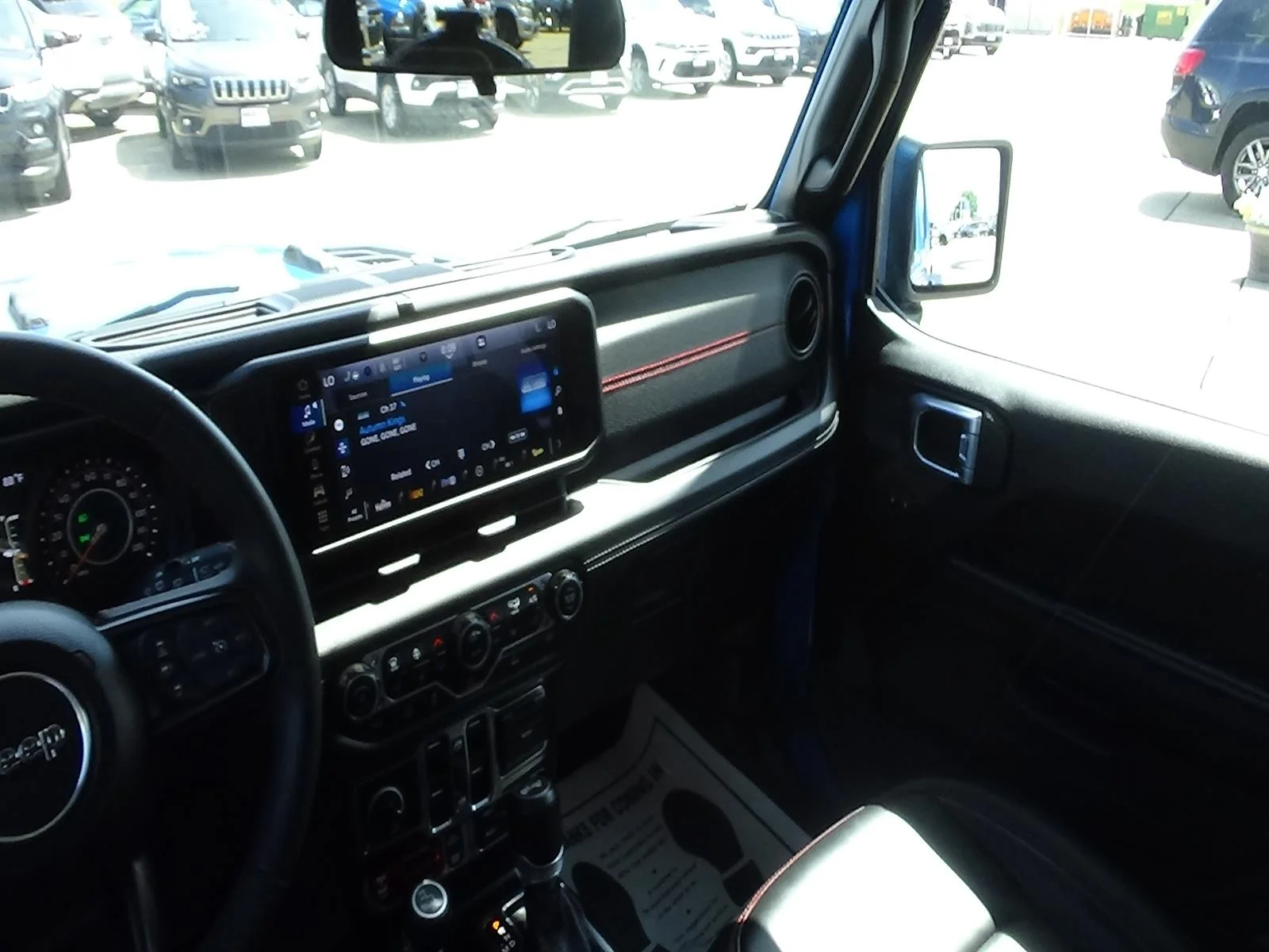 Used 2024 Hydro Blue Pearl Coat (pbj) Jeep Rubicon image 14