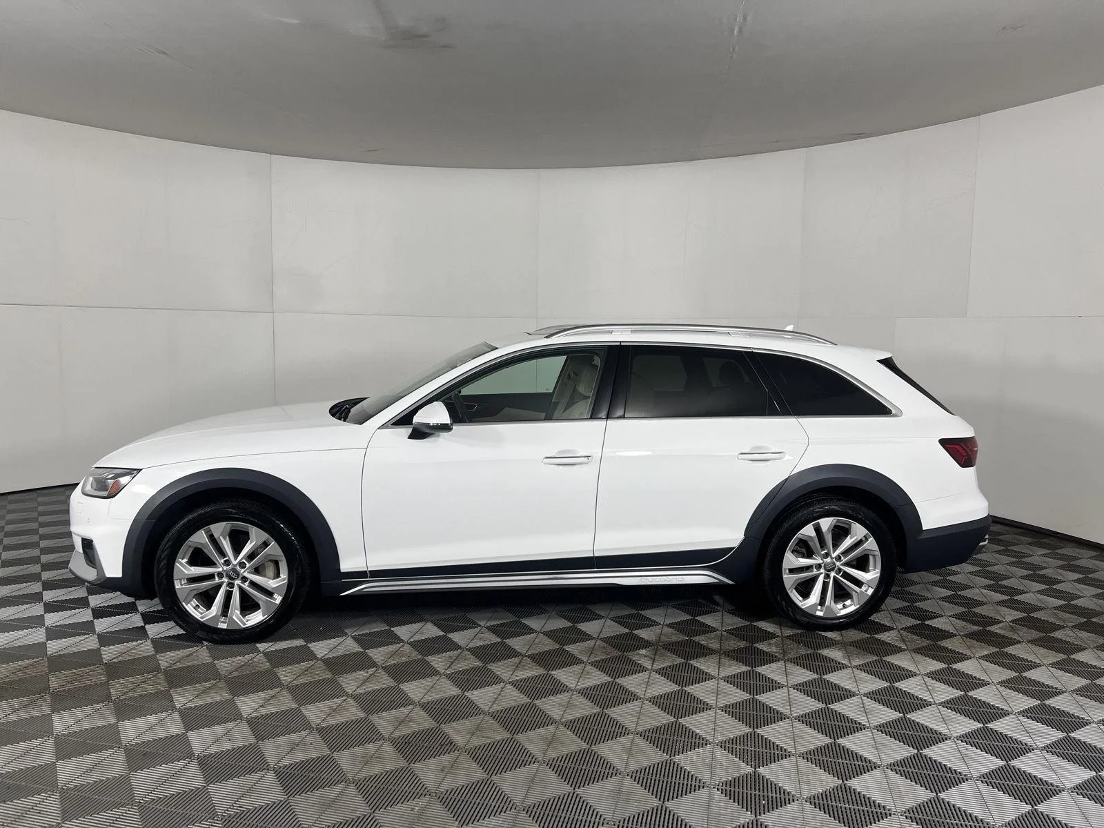 Used 2020 Ibis White Audi Premium Plus image 5