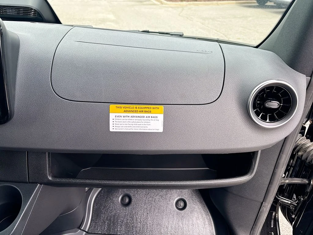 New 2026  Mercedes-Benz Passenger 170 WB image 27