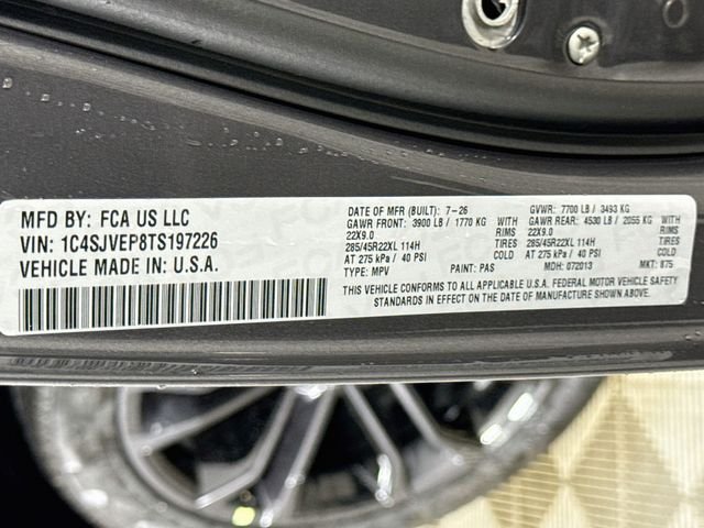 New 2026 Baltic-Gray Metallic Clear-Coat Exterior Paint Jeep Summit Reserve image 34