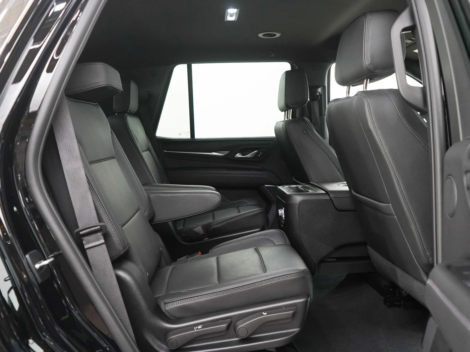 Used 2024 Onyx Black GMC Denali image 13