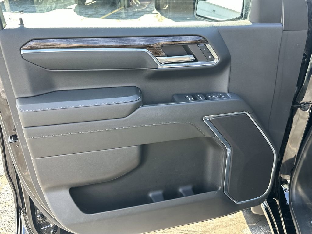 2024 GMC SIERRA - Image 17