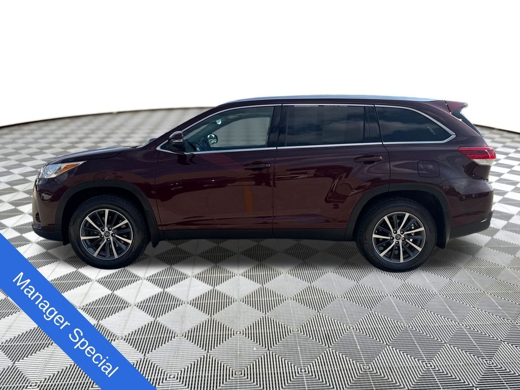 Used 2019 Red Toyota XLE image 3