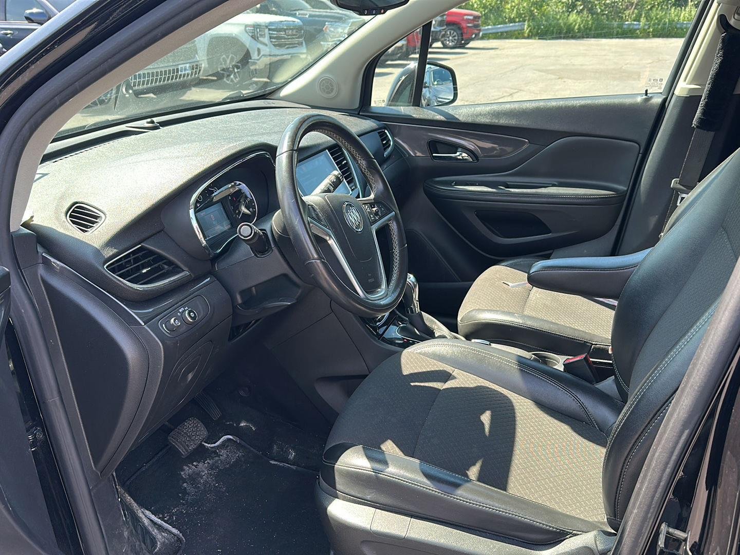 Used 2021 Ebony Twilight Metallic Buick Preferred image 7
