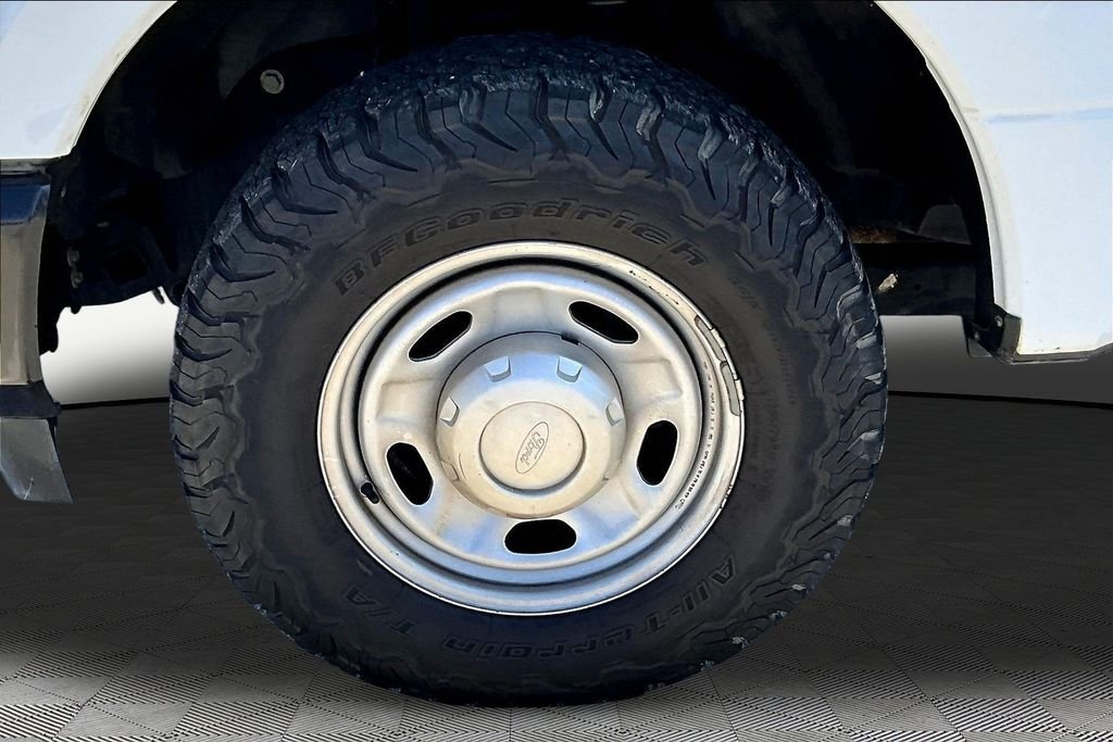 Used 2020 White Ford XL image 31
