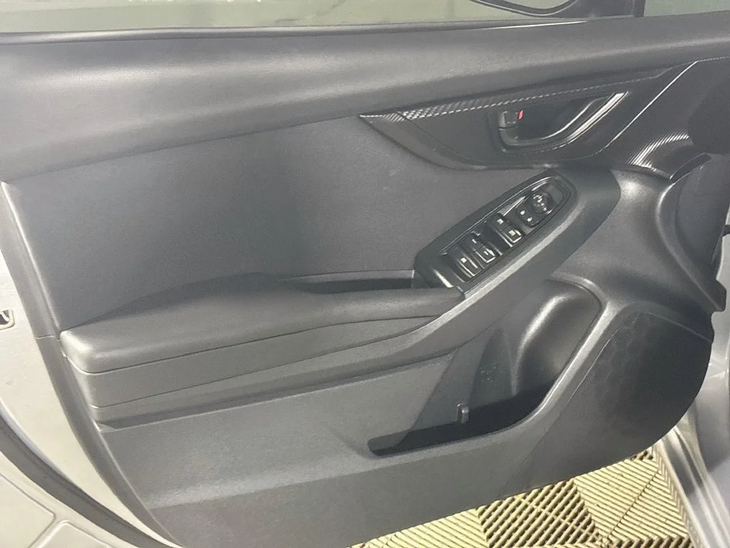 Used 2022 Silver Subaru Base image 10