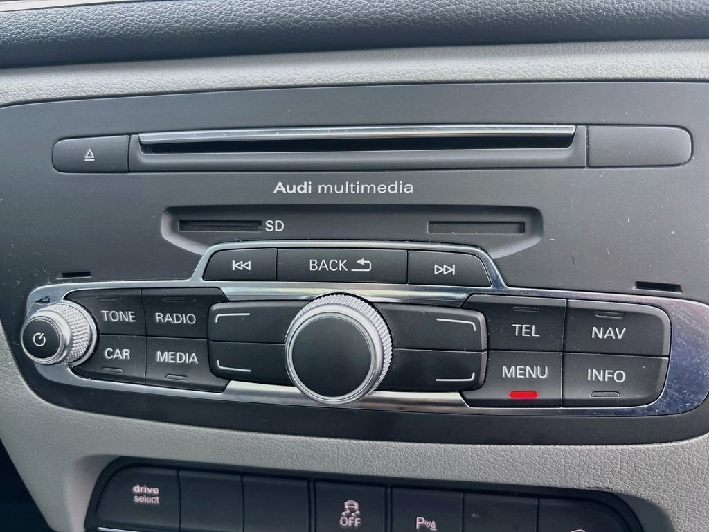 Used 2018 White Audi 2.0T Premium image 30