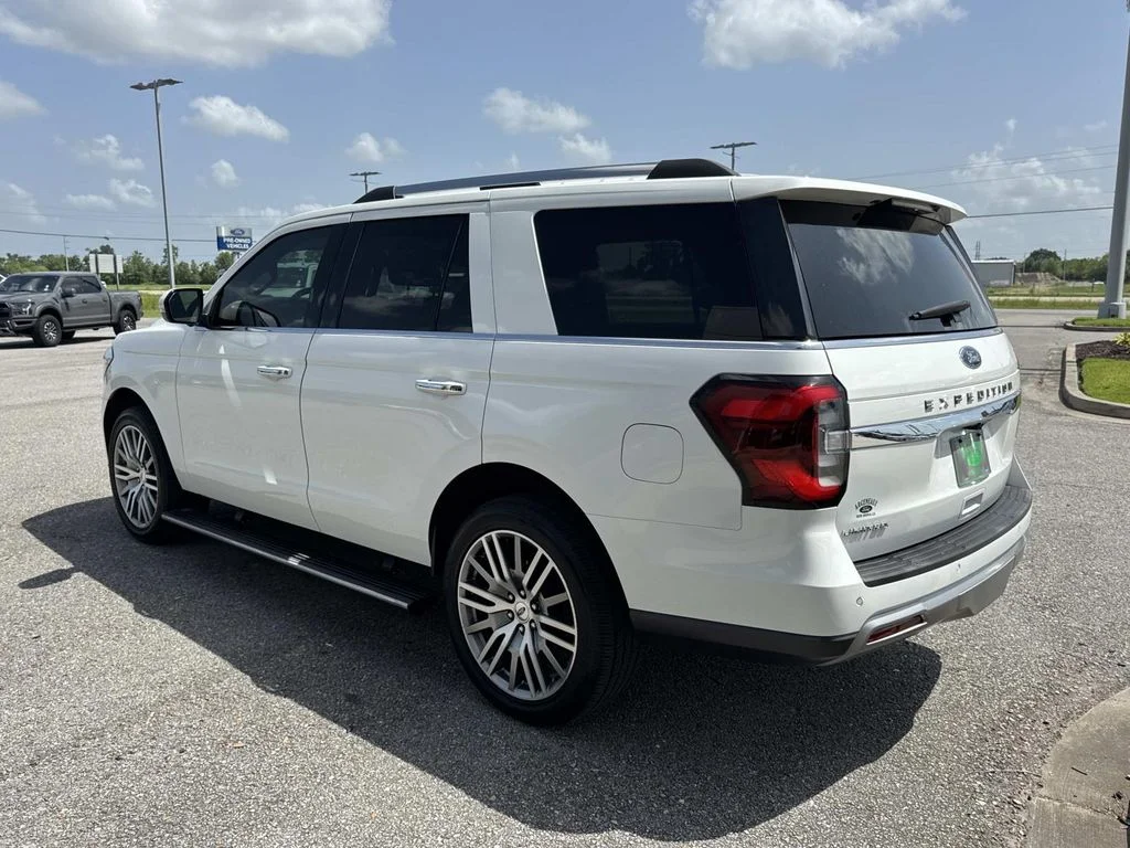 Certified Used 2022 Star White Ford Limited image 5