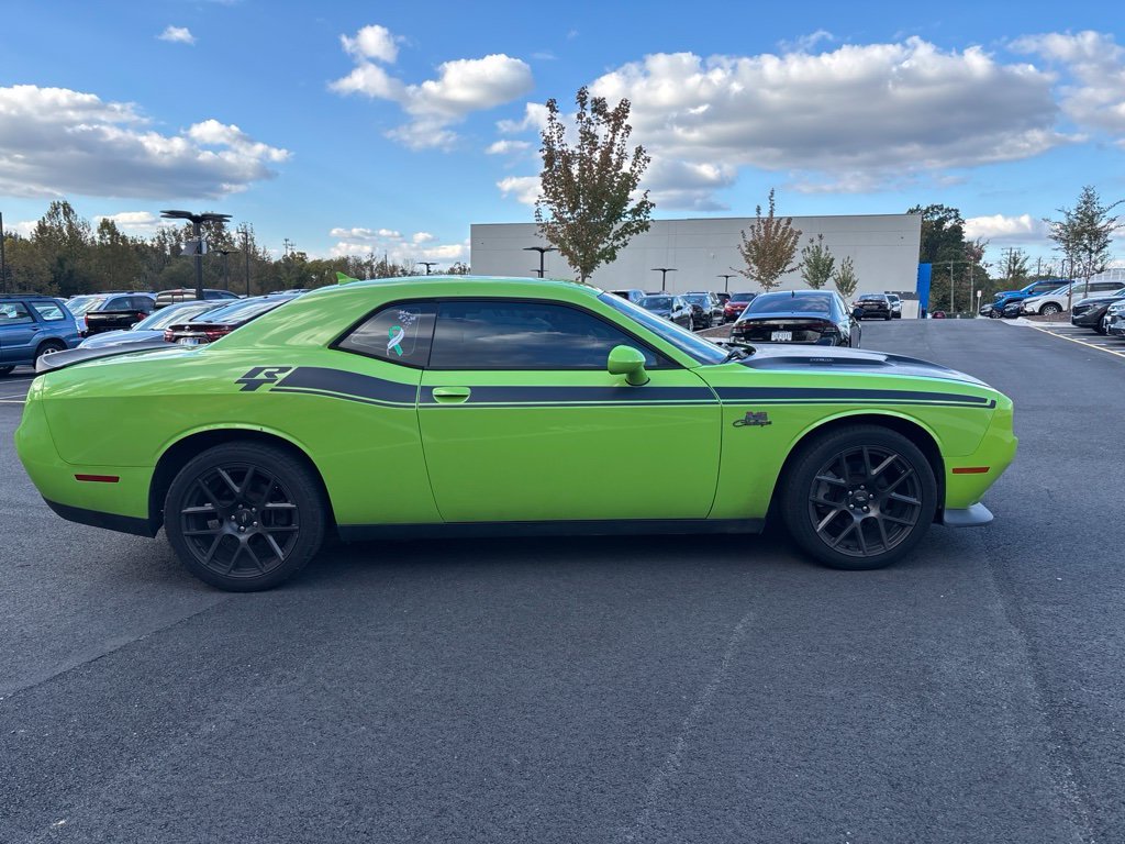Used 2015 Pearl Dodge R/T image 4
