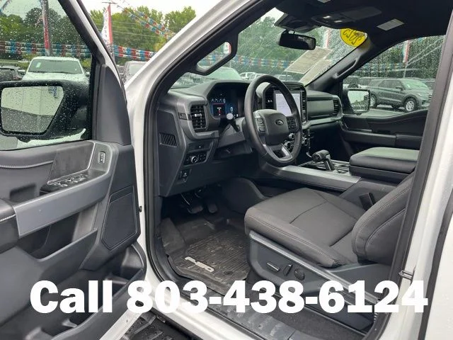 Used 2025 Oxford White Ford XLT image 5