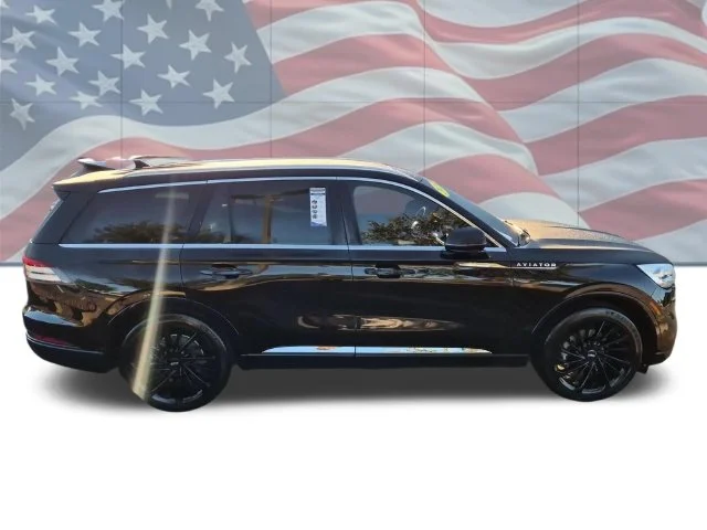 Used 2022 Black Lincoln Reserve image 6