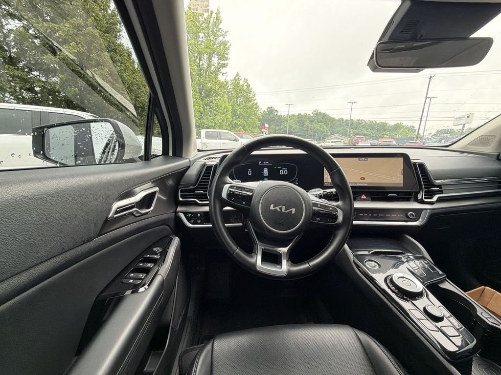 Used 2023 White Kia EX image 14