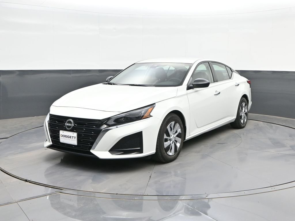 Used 2024 White Nissan 2.5 S image 1
