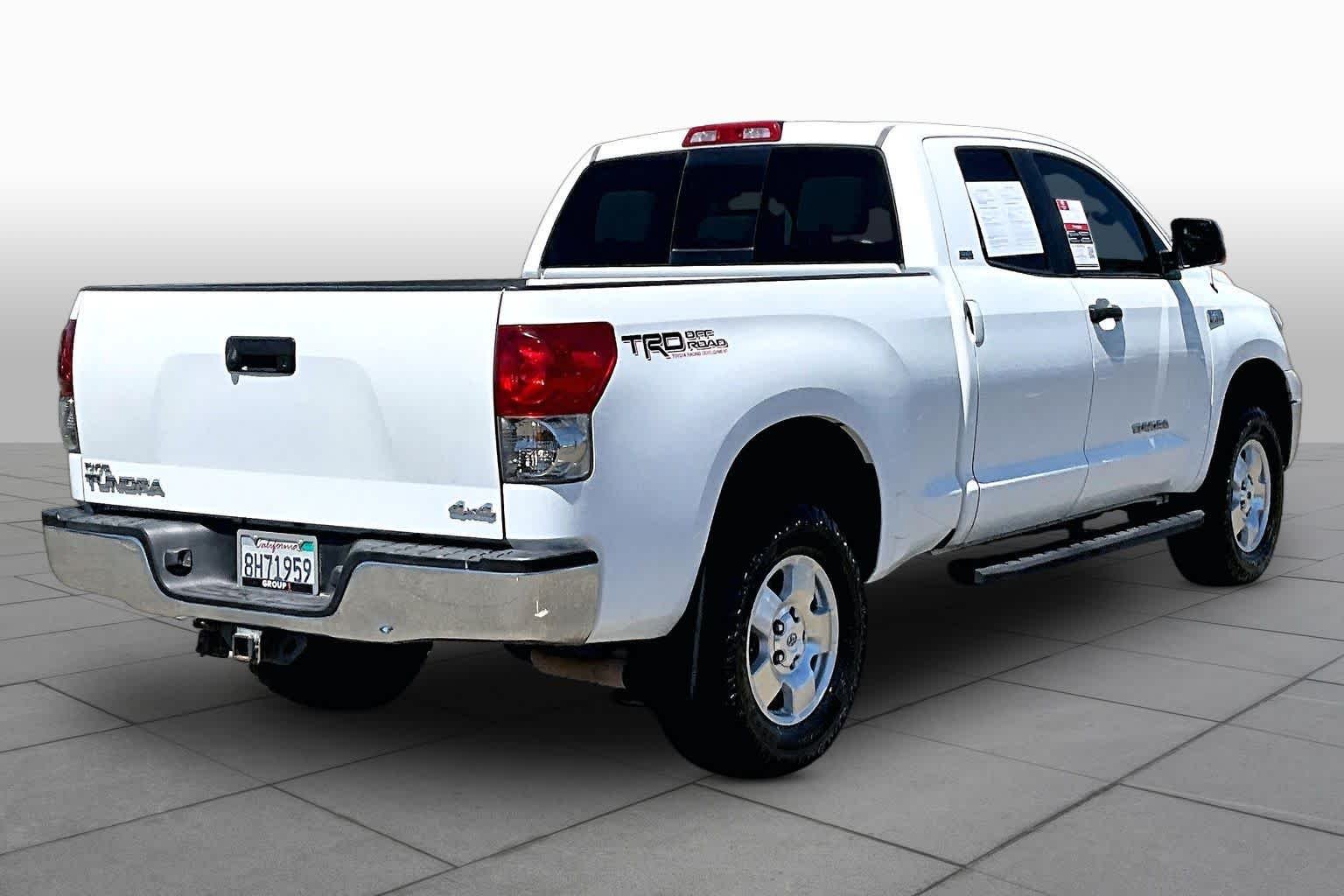 Used 2007 Super White Toyota SR5 image 12