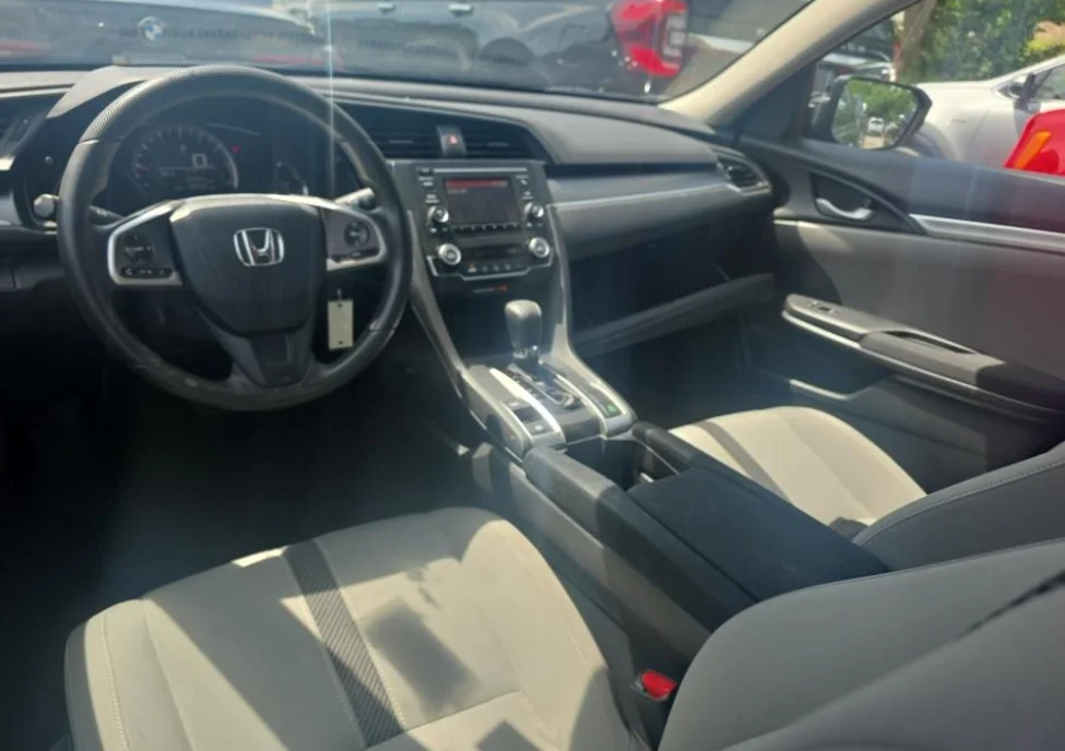 Used 2018 Blue Honda LX image 10