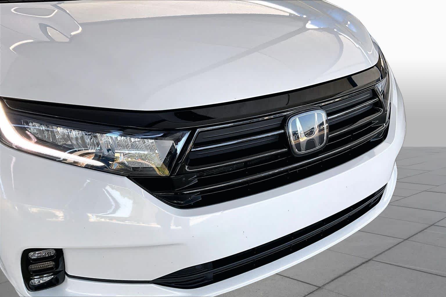 Used 2023 Platinum White Pearl Honda Sport image 30