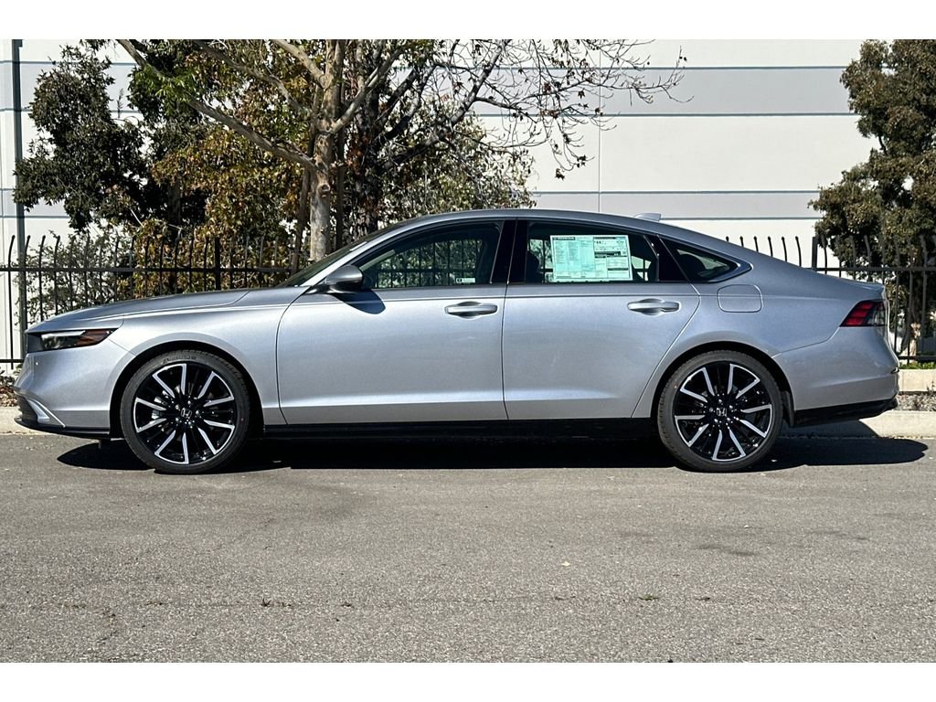 New 2026 Solar Silver Metallic Honda Touring image 8