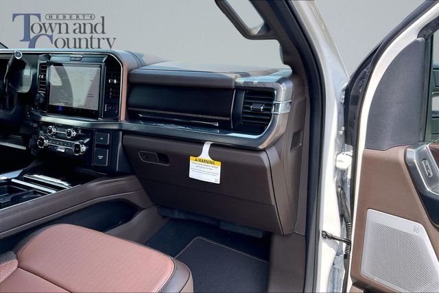 New 2026 Star White Metallic Tri-Coat Ford F-250® King Ranch® image 32