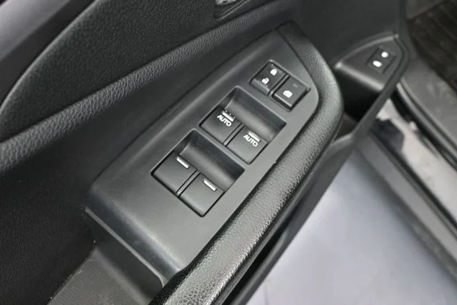 Used 2016 Black Honda EX-L image 27