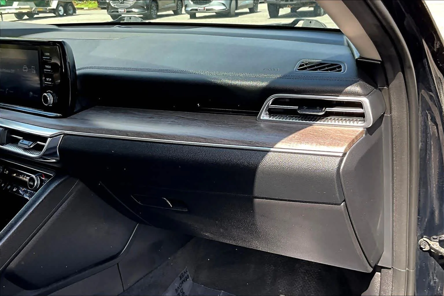 Used 2021 Ebony Black Kia EX image 33