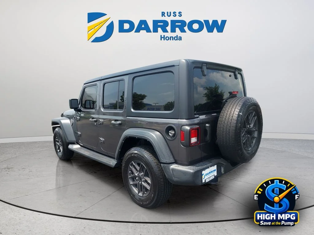 Used 2024 Gray Jeep Sport S image 3
