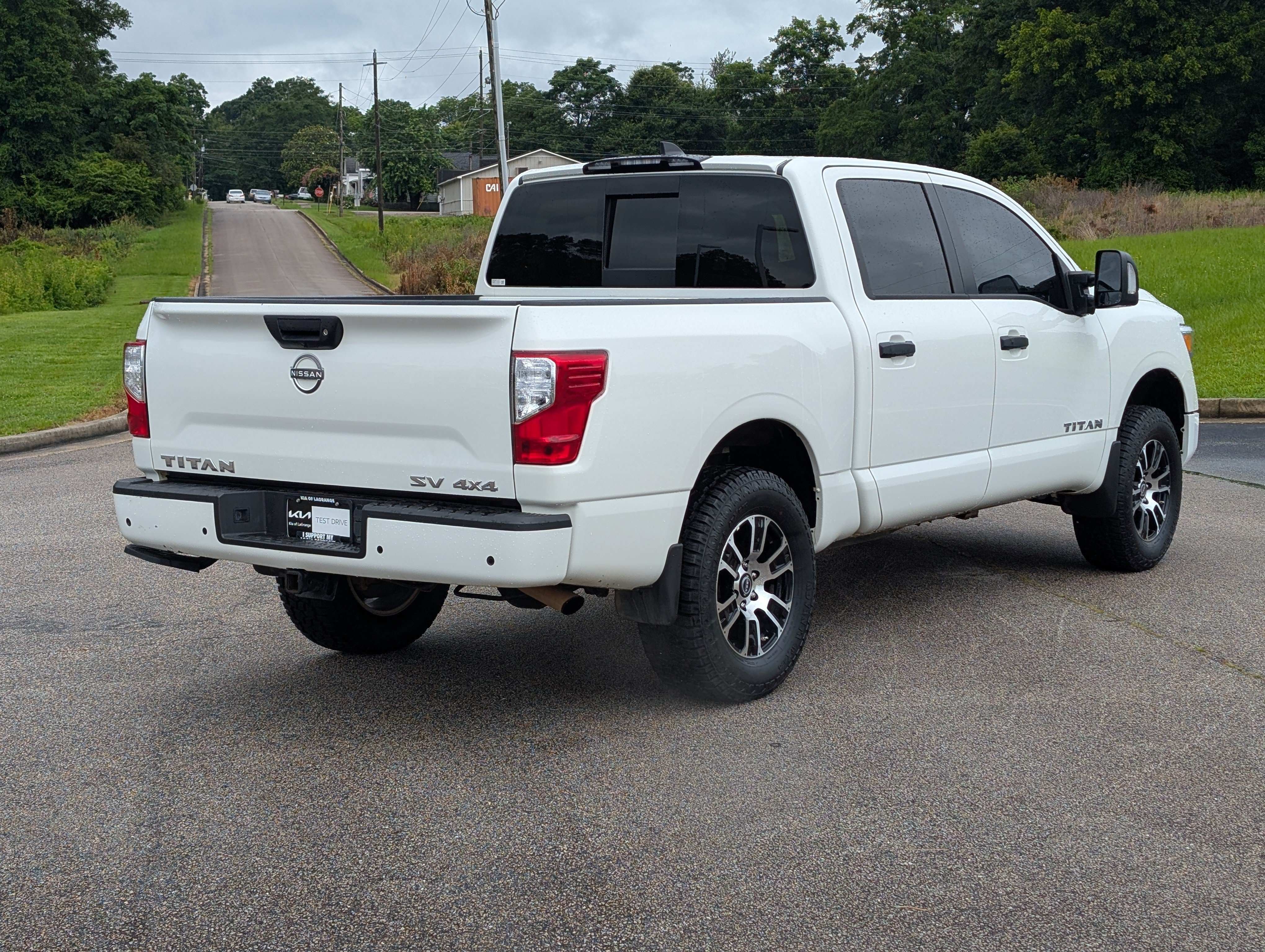 Used 2024 White Nissan SV image 7