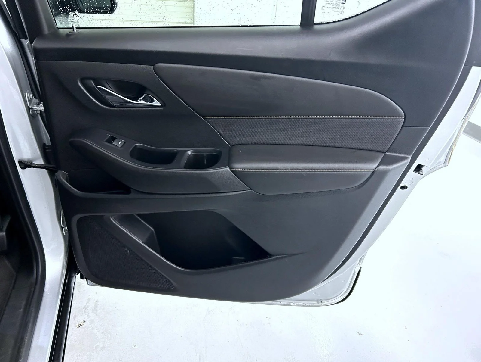 Used 2020 Silver Chevrolet Premier image 17