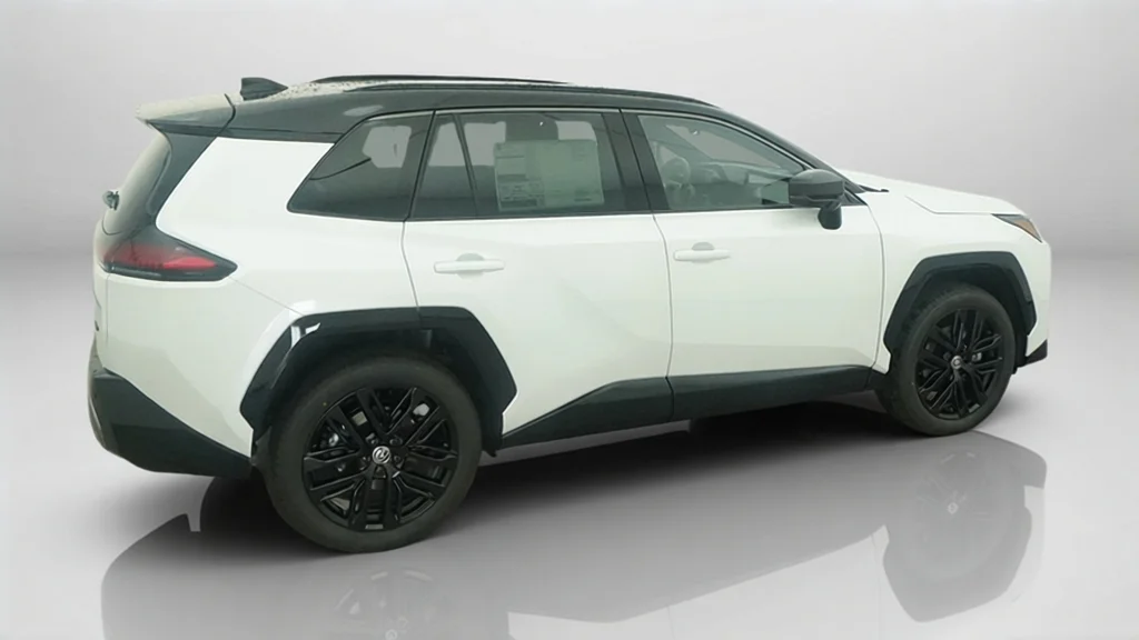 New 2026 Wind Chill Pearl with Midnight Black Metallic roof Toyota XSE image 8
