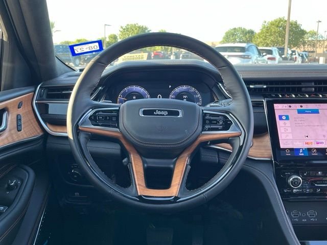 Used 2025 Black Jeep Summit image 9