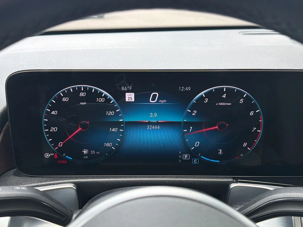 Used 2022 White Mercedes-Benz GLB 250 image 23