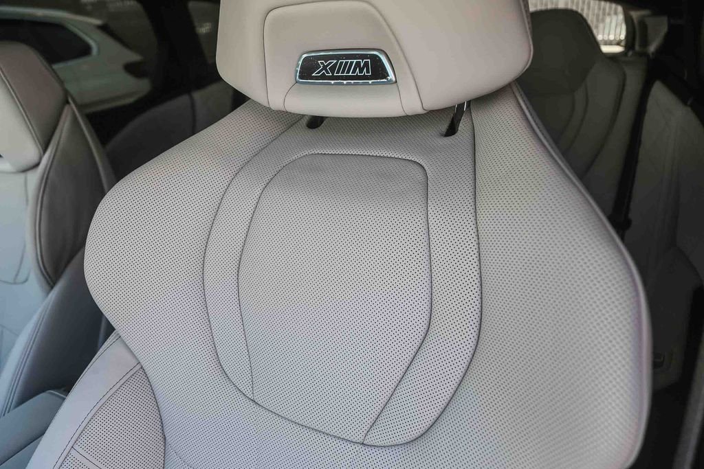 Used 2026 Mineral White Metallic BMW Label image 22
