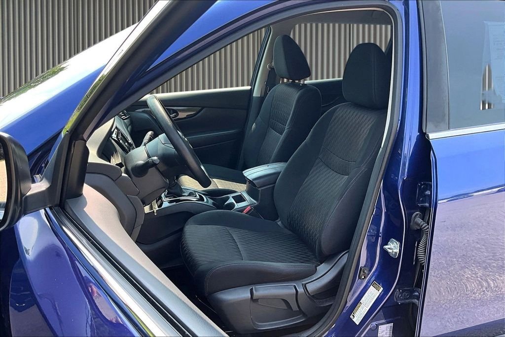 Used 2018 Blue Nissan S image 25