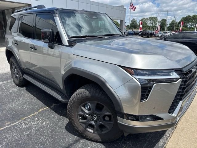 Used 2025 Silver Lexus 550 Overtrail+ image 3