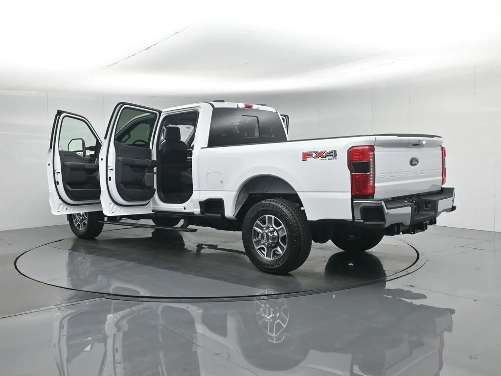 New 2026 Oxford White Ford Lariat image 36